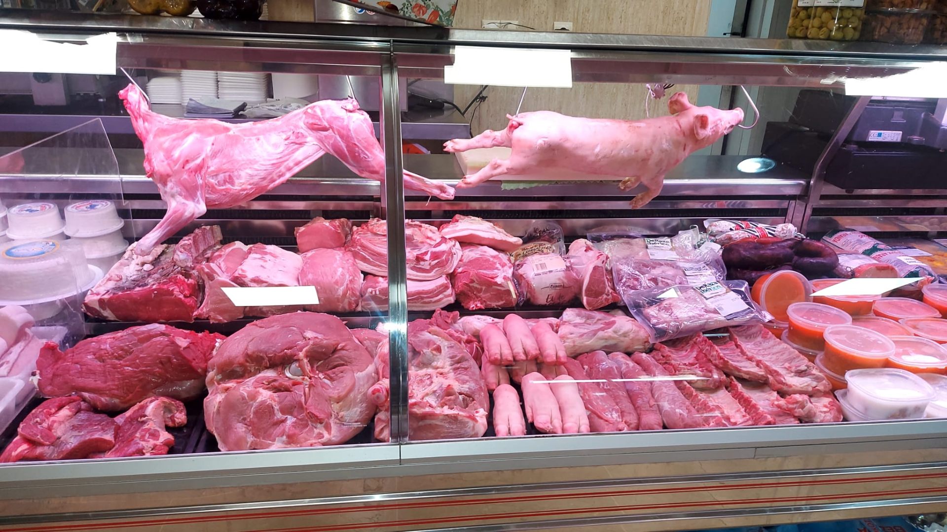 Interior de Carnicería Salva en Málaga